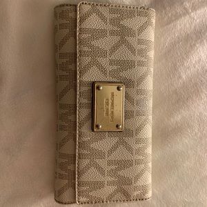Michael Kors wallet